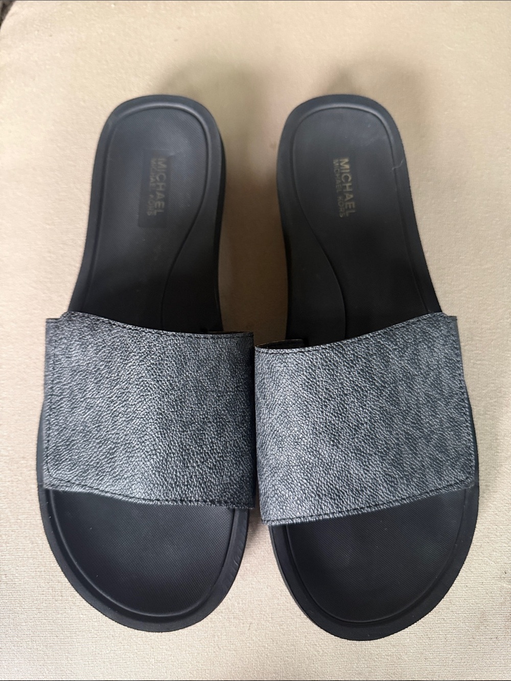 Michael Kors women’s Wade slide sandals - MK Signature Logo blk/gray